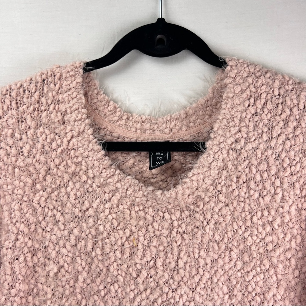 Me to We Women’s Blush Pink Fuzzy Soft Boucle Sweater Scoop Neck Size S - Picture 4 of 9